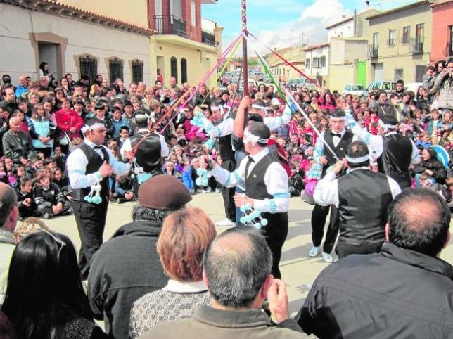 La danza en la Virgen abre los actos previos del Cristo de la Viga