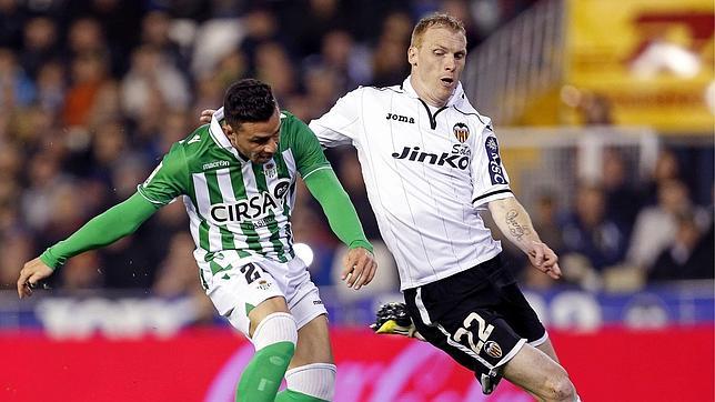 Mathieu abre la puerta a dejar el Valencia