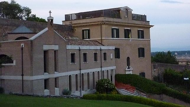 Benedicto XVI regresa esta tarde al Vaticano