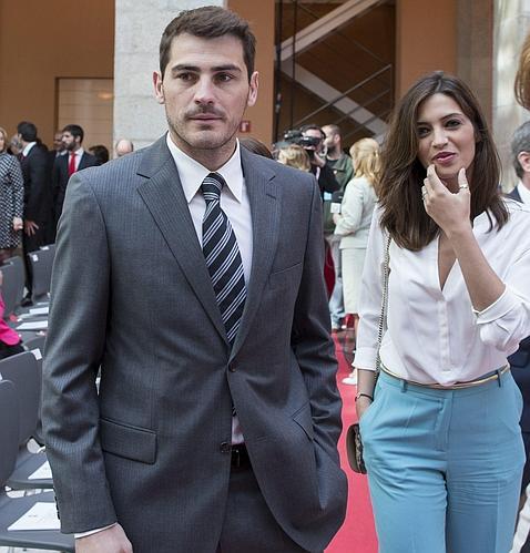 Iker Casillas y Sara Carbonero con un look a juego para el dos de mayo