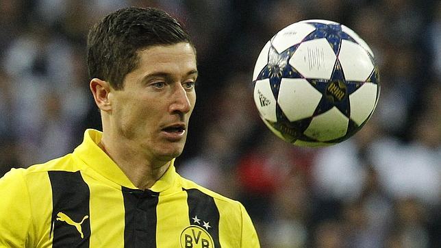 El 'Bild' afirma que Florentino se reunió con Lewandowski en el Bernabéu