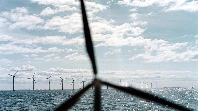 La éolica, primera fuente eléctrica durante un semestre por primera vez