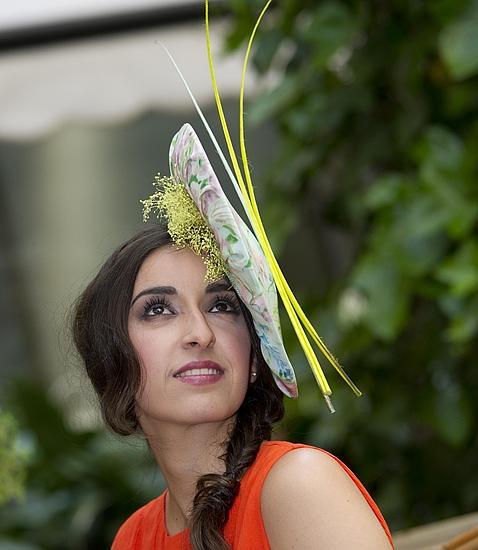 Dulcinea forrada en tela floreada y palos lima