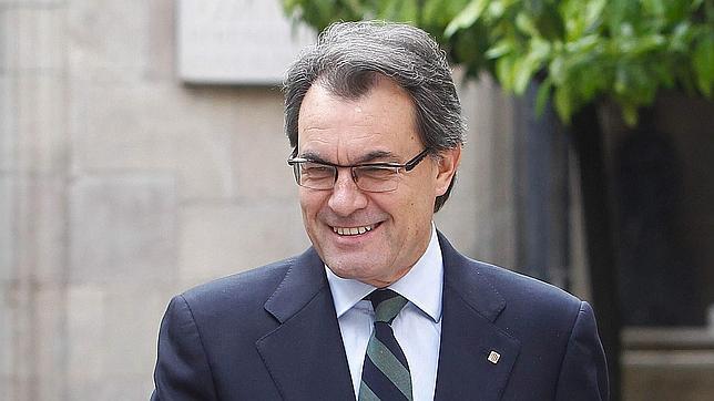 Mas diseña el «censo» de su consulta con tarjetas sanitarias y 110.000 inmigrantes