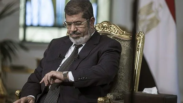 Mursi remodela el gobierno egipcio para dar un impulso a la economía