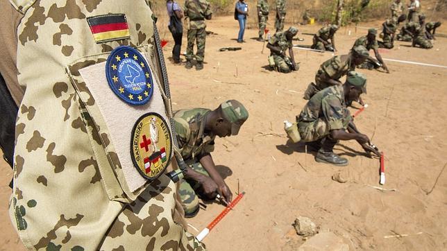 Morenés subraya el compromiso español con Malí y desea ampliar la misión