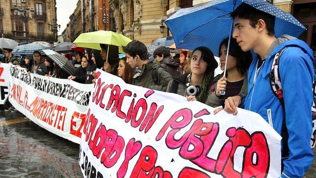 Educación cifra en 20% el seguimiento de la huelga mientras que los alumnos aseguran que es del 90%