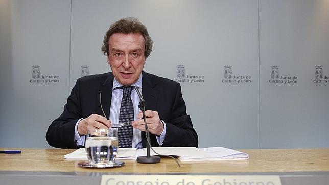 De Santiago pide que se firme «ya» la unión de Ceiss y Unicaja