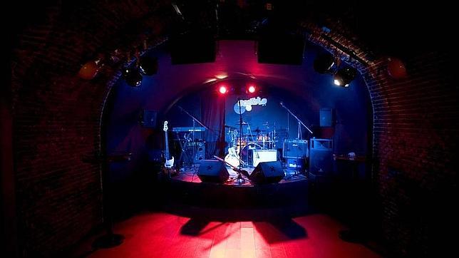 Costello Club mezcla un bar de copas y una sala de conciertos en un solo local
