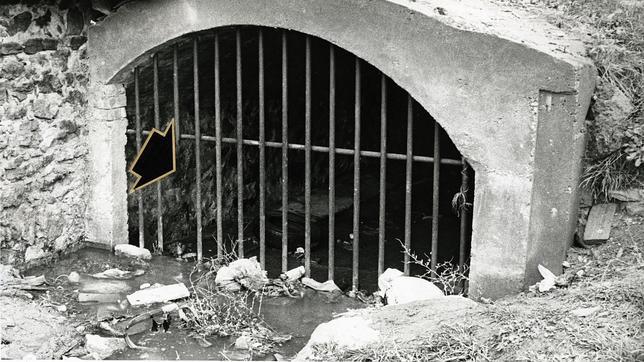 Imagen del desagüe por el que se produjo la fuga de Segovia