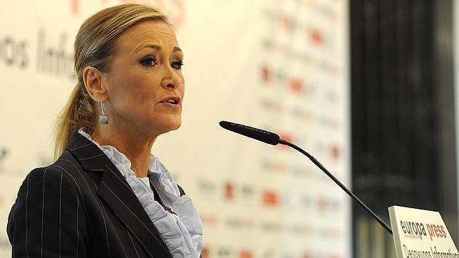 Cifuentes: «El PP quiere quitarse de encima la losa de Bárcenas»
