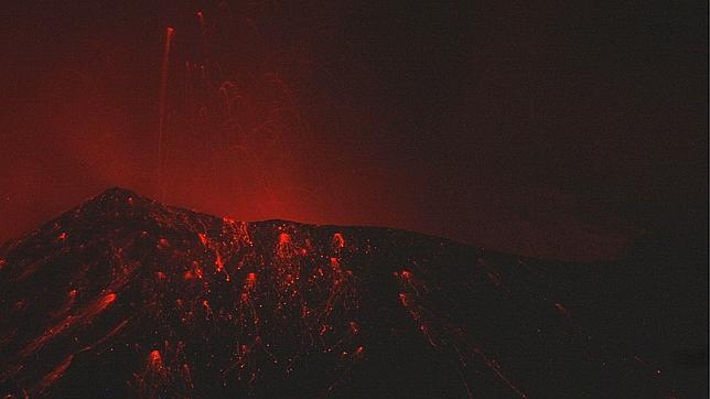 México pone en guardia al Ejército por la posible erupción del volcán Popocatépetl