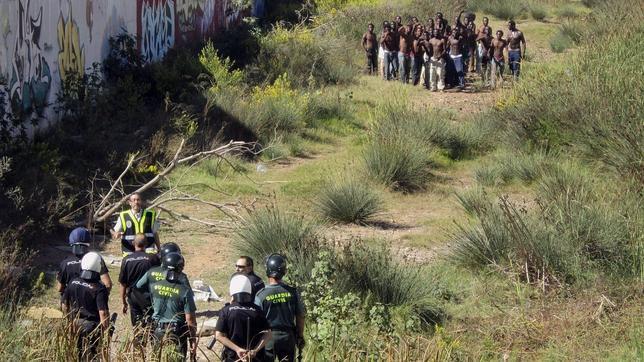 Unos 70 inmigrantes entran en Melilla tras un nuevo asalto a la valla fronteriza
