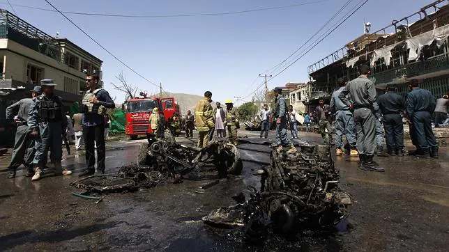Al menos 6 muertos en un ataque suicida contra un convoy de la OTAN en Kabul