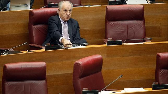 La juez procesa al exconseller Rafael Blasco por el «caso cooperación»