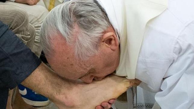 Francisco escribe a jóvenes condenados a cadena perpetua en Los Ángeles