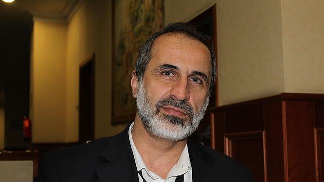 Al Jatib: «Los sirios siguen luchando porque piensan que ya no tienen nada que perder»