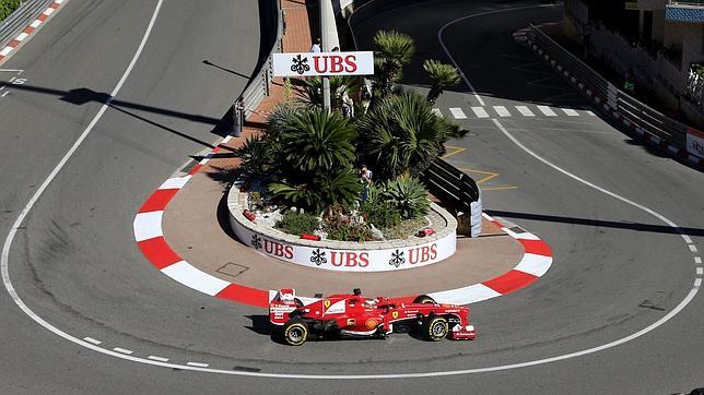 Alonso, a la zaga de los Mercedes en Mónaco