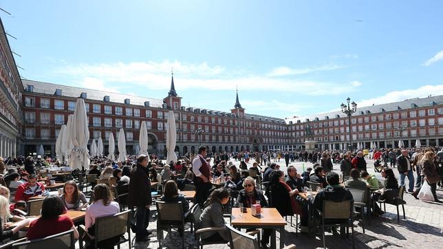 Alarma en los hoteles madrileños ante la caída de pernoctaciones