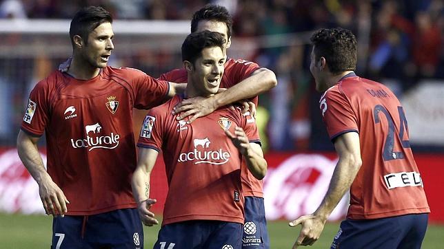 Osasuna vence al Sevilla y se asegura la permanencia en Primera