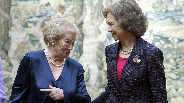 Clio Napolitano, junto a la Reina, en el Palacio del Pardo en octubre de 2009