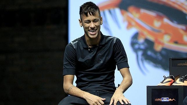 Neymar dice que siente «mariposas en el estómago» por su fichaje con el Barça