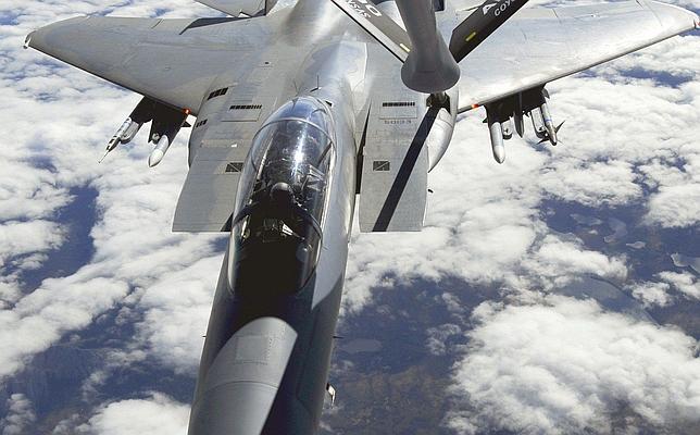 Un caza F-15 de EE.UU. se estrella en el mar al sur de Japón