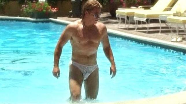 ¿Por qué va Matt Damon en slip?