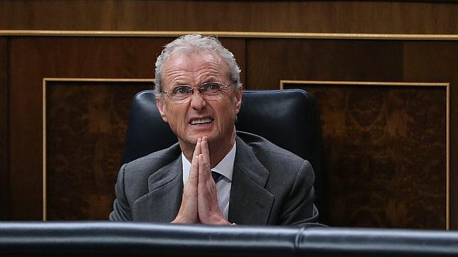 Defensa pide a los militares que tengan tengan «más cuidado» tras los sucesos de París y Londres