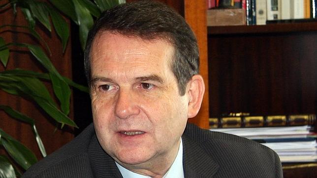 Caballero convoca «a todo Vigo» en defensa del aeropuerto de Peinador