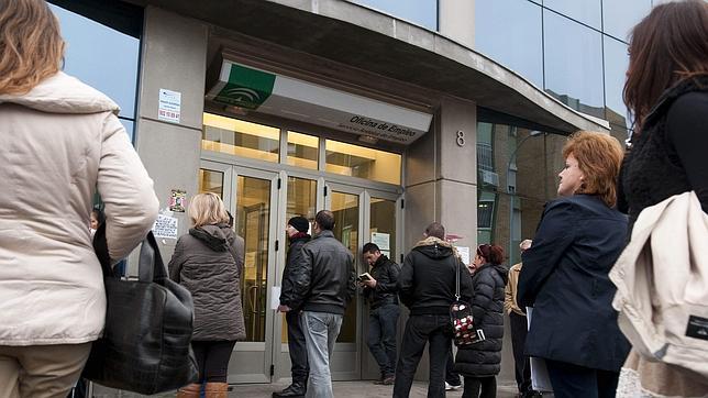 Los desempleados de larga duración se duplican en cinco años en la Unión Europea