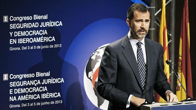 El Príncipe vincula la seguridad jurídica al «respeto a las reglas del juego»