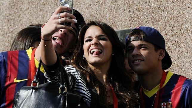 La novia de Neymar, el nuevo fichaje en el club de las chicas del Barcelona