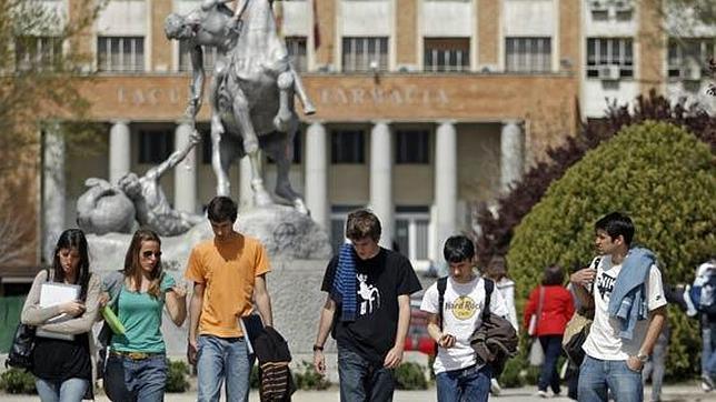 La Complutense amplía el plazo para que los alumnos morosos fraccionen las tasas