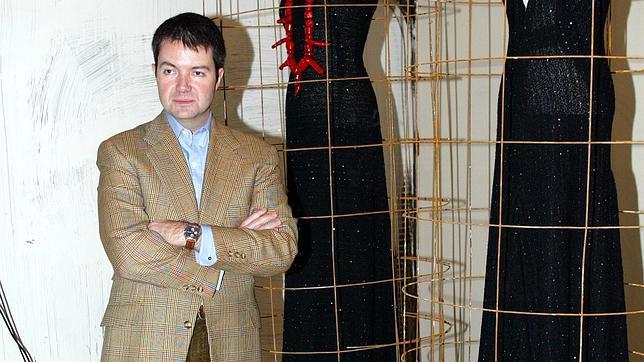 Javier Larraínzar deja la moda y monta un chiringuito