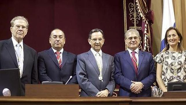 Dos informes técnicos «tumban» un concurso del Parlamento autonómico