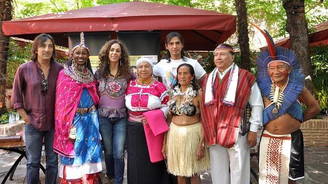 Rosario Flores y Antonio Carmona acuden a la llamada de la «Madre Tierra»