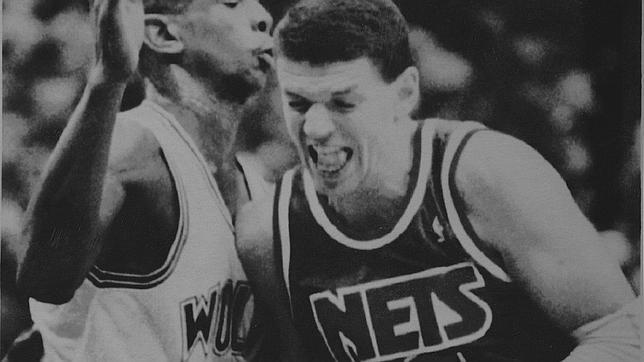 Las cosas no fueron fáciles para Petrovic en la NBA. En la imagen, en un Timberwolves-Nets