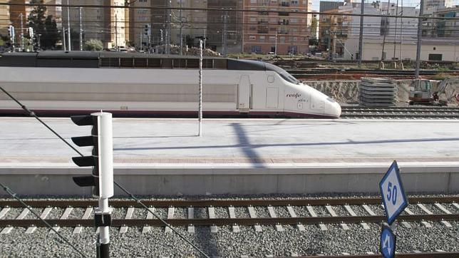 Rajoy presidirá la inauguración del AVE Madrid-Alicante el próximo día 17