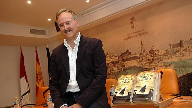 «A lomos de los libros han cabalgado muchas revoluciones»