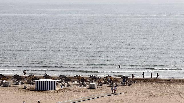 La playa urbana de El Cabanyal cuenta con todos los servicios