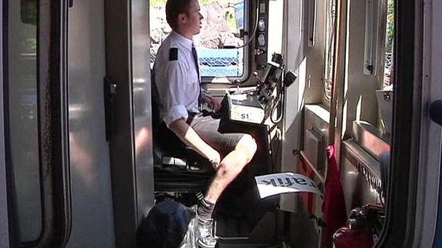 Los conductores de tren en Suecia se ponen faldas para soportar el calor
