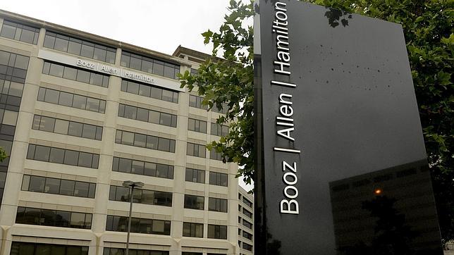 EE.UU. estudia presentar cargos contra Snowden por revelar el espionaje masivo