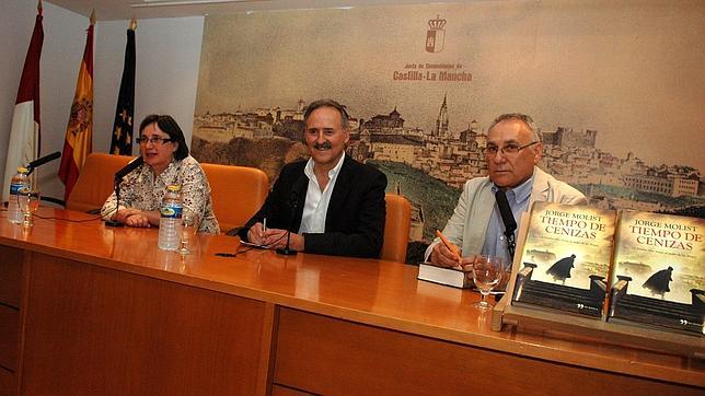 Jorge Molist regresa a Toledo con «Tiempos de ceniza»