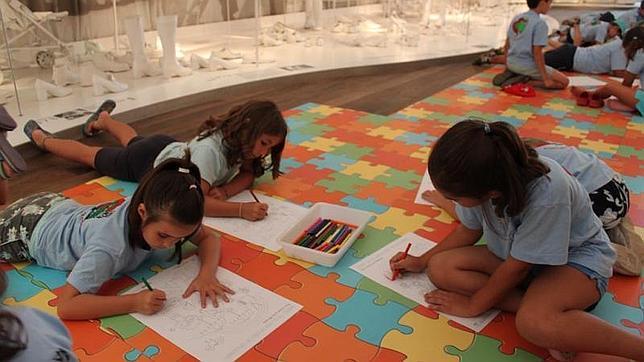 ¿Deben los niños hacer deberes en verano?