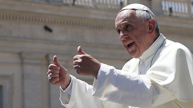 El Papa Francisco celebra misa por primera vez en español