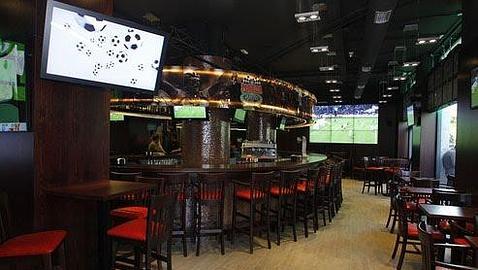 La fiesta del fútbol en la noche madrileña