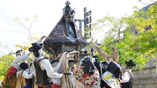 El Cortejo Romero es una de las actividades principales de la Romería