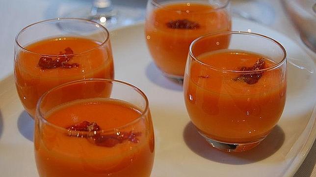 Once propuestas de sopas frías de los mejores cocineros españoles