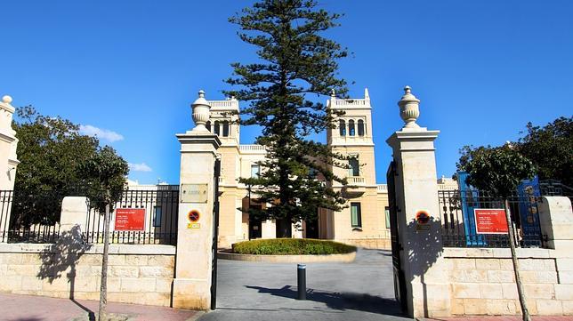 Entrada principal del Museo Arqueológico Provincial de Alicante